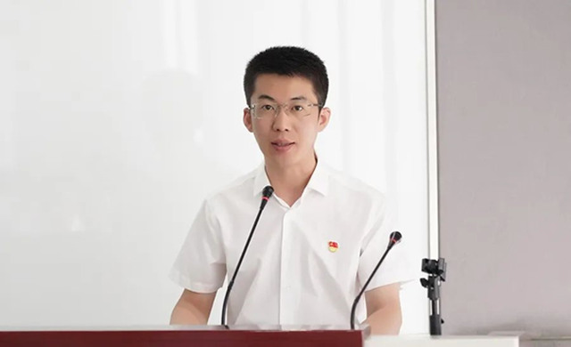 黨委委員、紀(jì)委書記楊明來作黨建工作匯報(bào).jpg